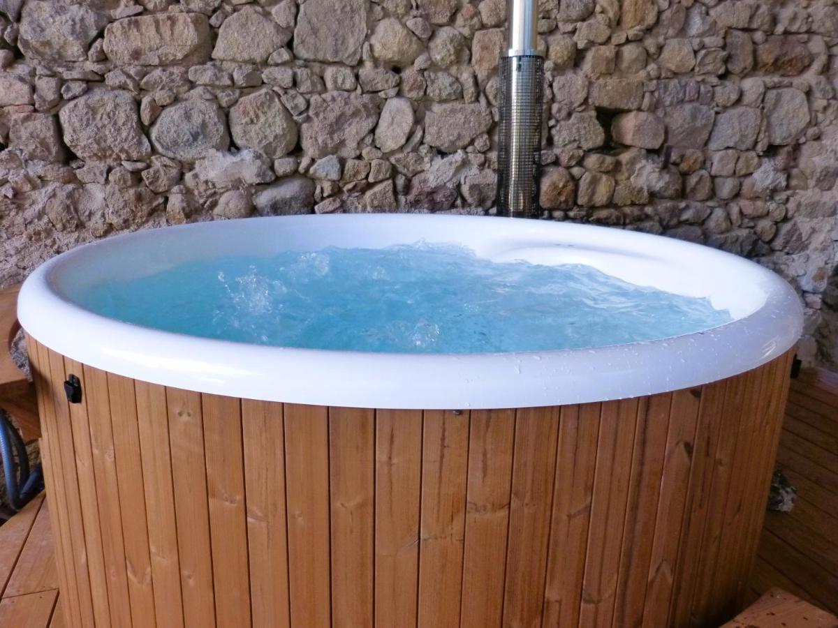 La Tour Du Canet Longessaigne Ngoại thất bức ảnh